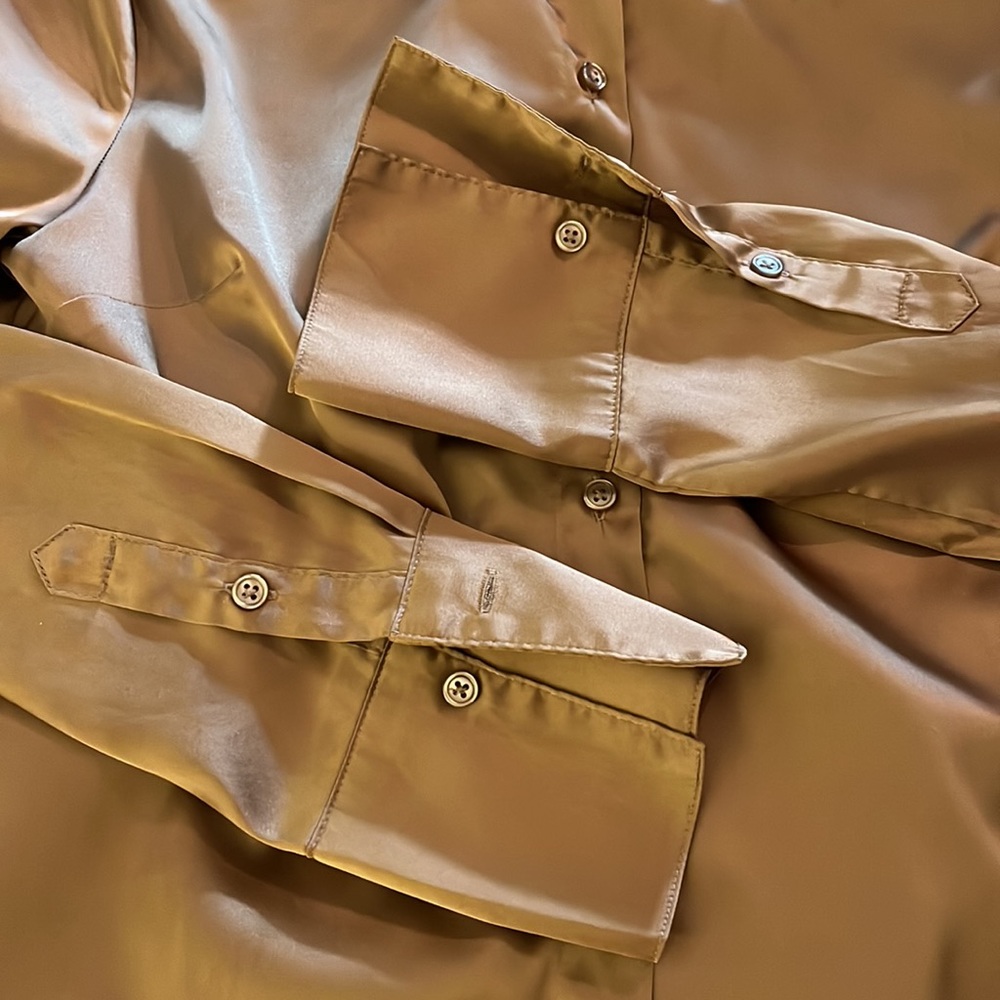 Gold but down Banana Republic shirt. Extra small. - Picture 3 of 4